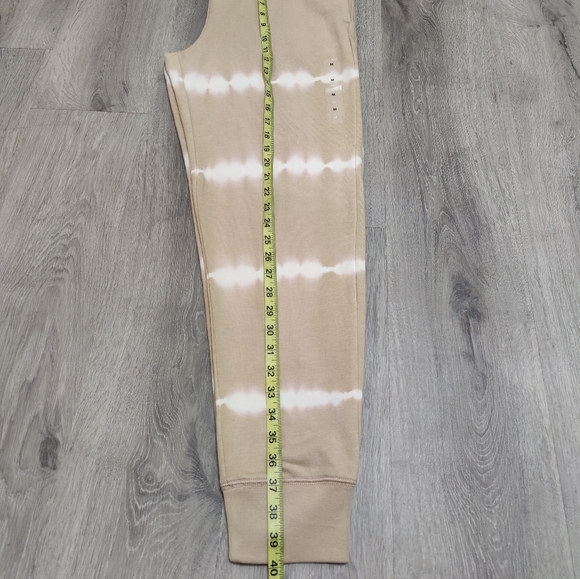 NWT GAP Logo Tie-dye Jogger Khaki/Sand - Picture 3 of 8